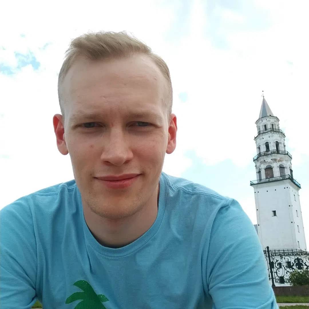 Selfie with the leaning tower of Nevyansk
